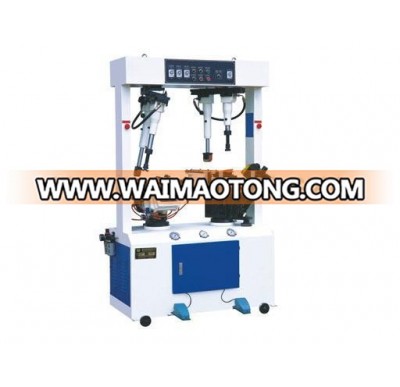 Multiple purpose oil hydraulic sole attaching machine